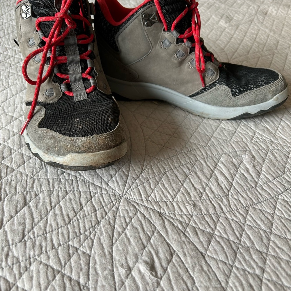 Teva Red and Black Men's Boots